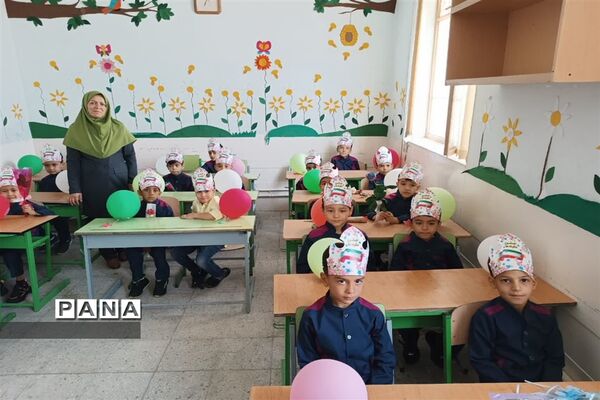 جشن شکوفه‌ها در دبستان منتظرقائم شهرستان خاتم
