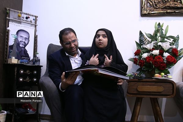 دیدار وزیر آموزش و پرورش با خانواده شهید مدافع امنیت، شهید پوریا احمدی