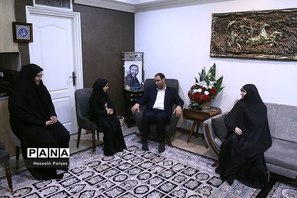 دیدار وزیر آموزش و پرورش با خانواده شهید مدافع امنیت، شهید پوریا احمدی