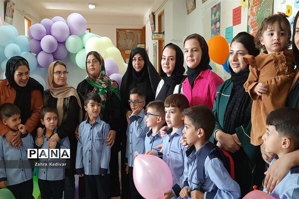 نواختن زنگ شکوفه‌ها در مدرسه شاهد باقرالعلوم آباده