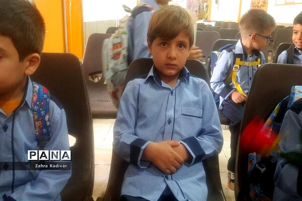 نواختن زنگ شکوفه‌ها در مدرسه شاهد باقرالعلوم آباده