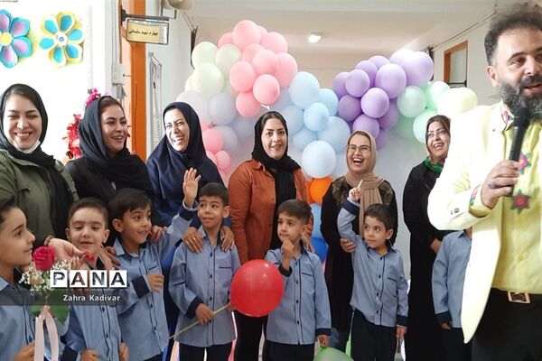 نواختن زنگ شکوفه‌ها در مدرسه شاهد باقرالعلوم آباده