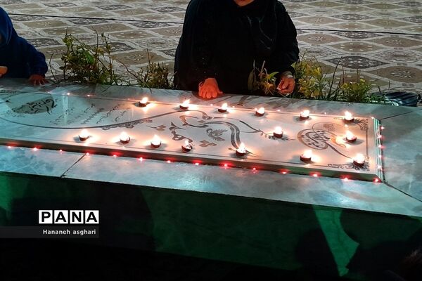 جشن ایستادگی در جوار مزار شهید گمنام به مناسبت گرامیداشت هفته دفاع مقدس