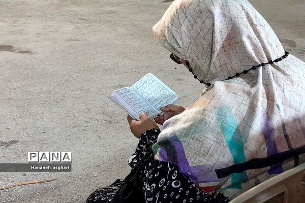 جشن ایستادگی در جوار مزار شهید گمنام به مناسبت گرامیداشت هفته دفاع مقدس