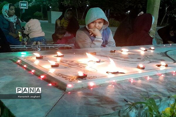 جشن ایستادگی در جوار مزار شهید گمنام به مناسبت گرامیداشت هفته دفاع مقدس