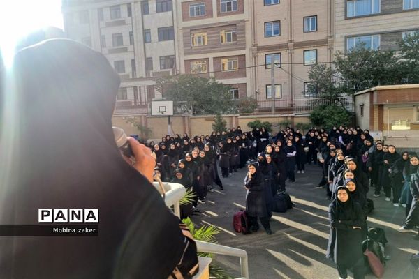 جشن سالروز آغاز امامت امام زمان در دبیرستان فرهنگ ۱۳
