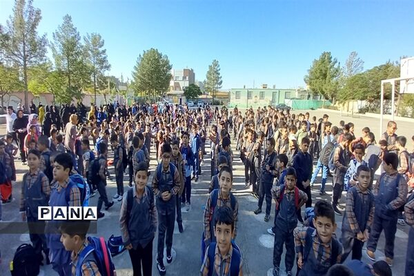 آغاز سال تحصیلی جدید در دبستان شهیدان توانگر
