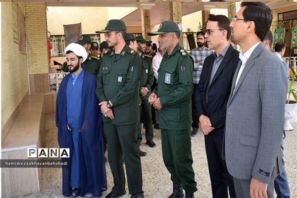 نواختن زنگ مهر و ایثار و مقاومت در مدارس بهاباد