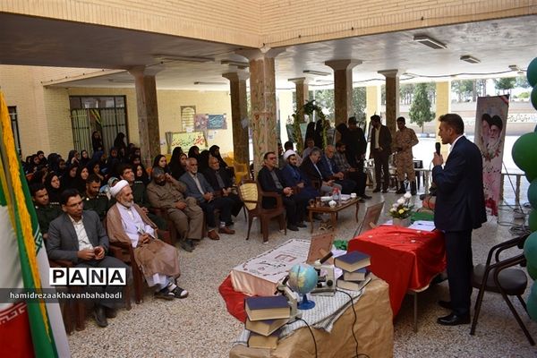 نواختن زنگ مهر و ایثار و مقاومت در مدارس بهاباد