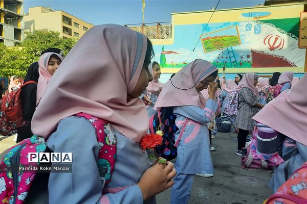 حال و هوای روز اول ماه مهر در مدارس شیراز