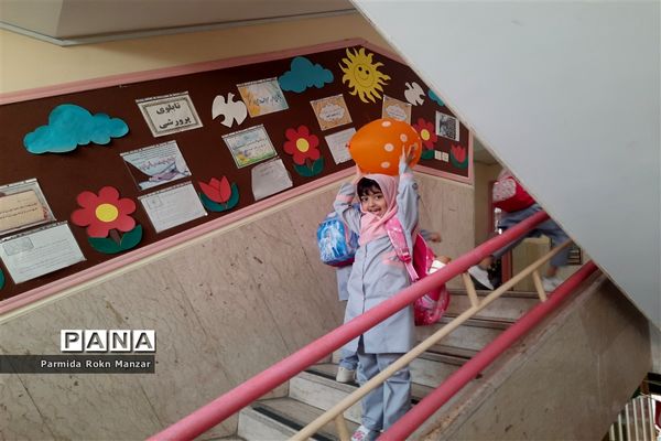 حال و هوای روز اول ماه مهر در مدارس شیراز