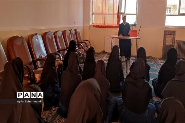 آیین بازگشایی مدارس در دبیرستان هاجر شهرستان رباط‌کریم