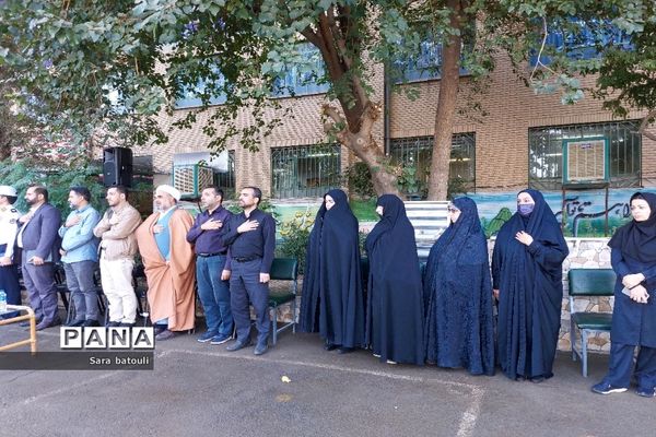 آیین نواختن زنگ مهر در منطقه ۱۸