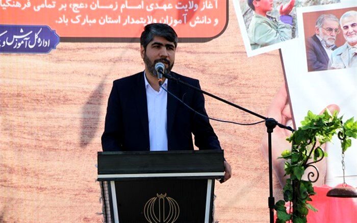 دانش آموزان با مطالعه بیشتر، نگاه خود را به جهان وسعت بخشند