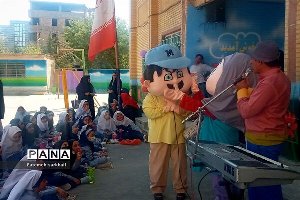 برگزاری جشن آغاز سال تحصیلی در مدرسه دخترانه ۱۷ شهریور شهرستان رباطکریم