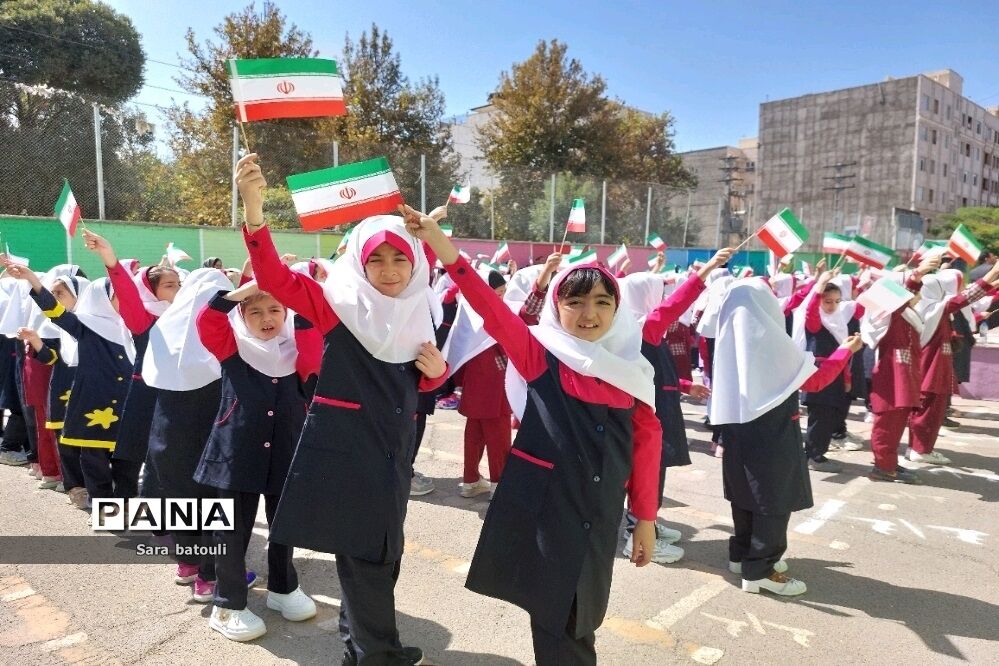 جشن بازگشایی مدارس در منطقه ۱۸