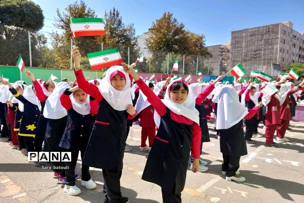 جشن بازگشایی مدارس در منطقه ۱۸