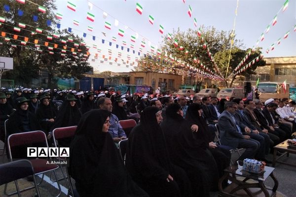 مراسم نواختن زنگ نمادین آغاز سال تحصیلی ۱۴۰۳-۱۴۰۲ در منطقه ۱۵