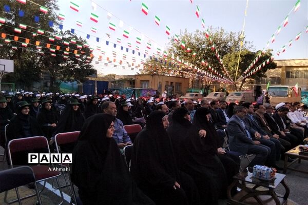 مراسم نواختن زنگ نمادین آغاز سال تحصیلی ۱۴۰۳-۱۴۰۲ در منطقه ۱۵