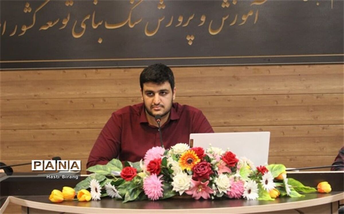 خبرنگاران عنصر اصلی جریان اطلاع‌رسانی در رسانه هستند
