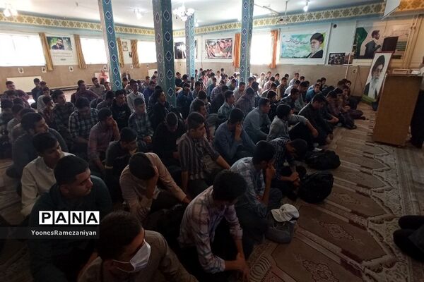 شروع ماه مهر، ماه علم و معرفت در دبیرستان علوم و معارف اسلامی شهرکرد
