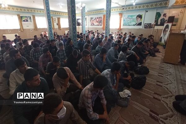 شروع ماه مهر، ماه علم و معرفت در دبیرستان علوم و معارف اسلامی شهرکرد