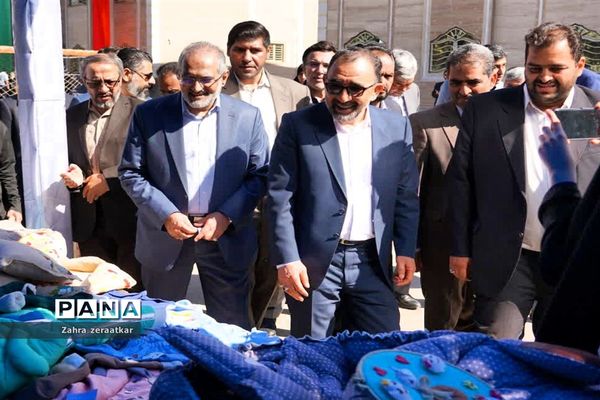 نواخته شدن زنگ آغاز سال تحصیلی در مشهد با حضور معاون رئیس جمهوری در مشهد