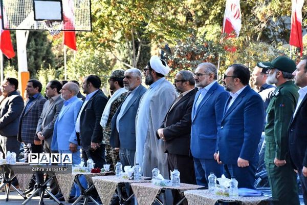 نواخته شدن زنگ آغاز سال تحصیلی در مشهد با حضور معاون رئیس جمهوری در مشهد