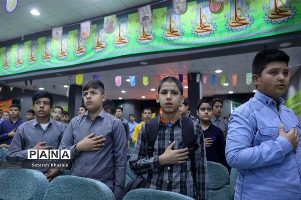 نواختن زنگ آغاز سال تحصیلی جدید توسط شهردار مشهد