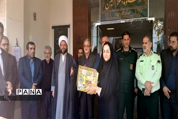 نواختن زنگ مهر در دبیرستان دخترانه نیکان سرخ رود