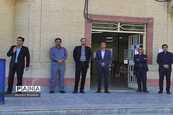 زنگ مهر و ایثار در دبیرستان نمونه آیت‌الله خامنه‌ای کاشمر