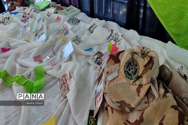 مراسم شروع سال تحصیلی و بزرگداشت هفته دفاع مقدس در دبیرستان شرف