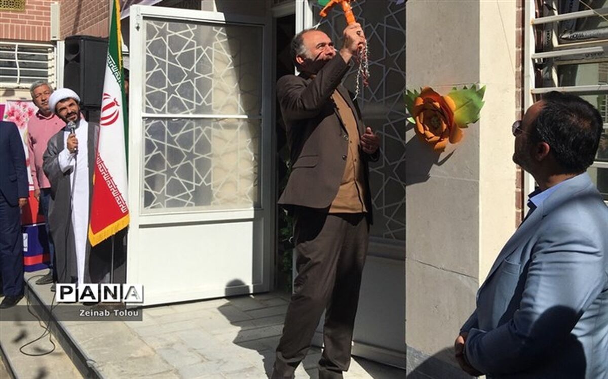 آیین نمادین نواختن زنگ مهر با شعار مهر مهدوی