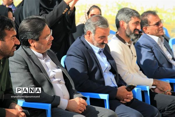 نواختن زنگ مهر و مقاومت در آموزشگاه بهشت فردوس ابرکوه