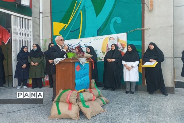نواختن زنگ مقاومت و بازگشایی مدارس در ساری