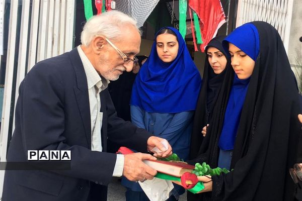 نواختن زنگ مقاومت و بازگشایی مدارس در ساری