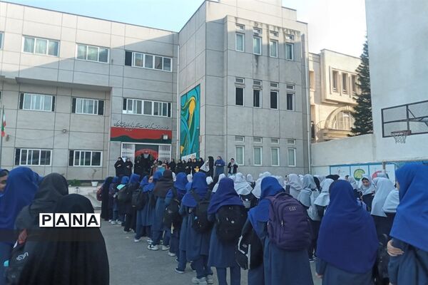 نواختن زنگ مقاومت و بازگشایی مدارس در ساری