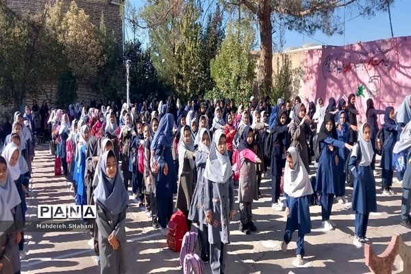 نواخته شدن زنگ مقاومت و ایثار و شروع بهار دانایی در مدرسه شهید نجفی فدافن کاشمر