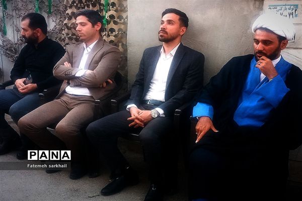 مراسم تجلیل از خانواده شهدا در شهرستان رباط‌کریم