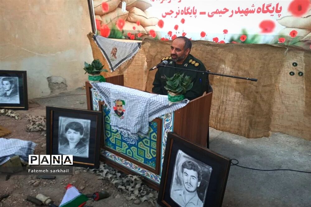 مراسم تجلیل از خانواده شهدا در شهرستان رباط‌کریم
