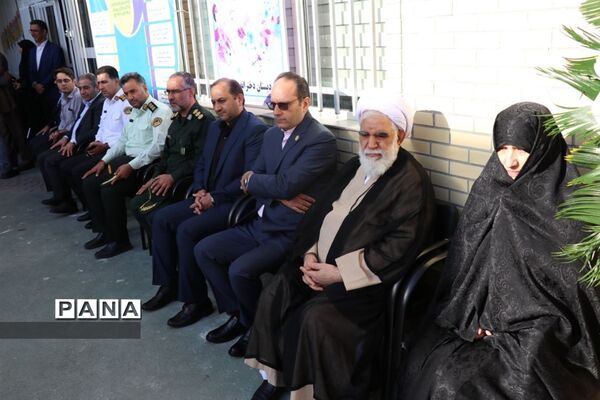 آیین نواختن زنگ مهر و آغاز سال تحصیلی  جدید در مدارس منطقه ۳ تهران