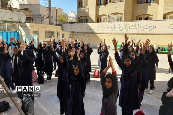 شروع سال تحصیلی جدید در دبیرستان حضرت زینب(س)