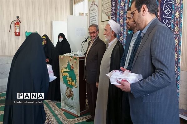 اقامه نماز ظهر و عصر توسط نماینده ولی فقیه و امام جمعه مشهد مقدس در آغاز سال تحصیلی در دبیرستان شاهد فاطمیه