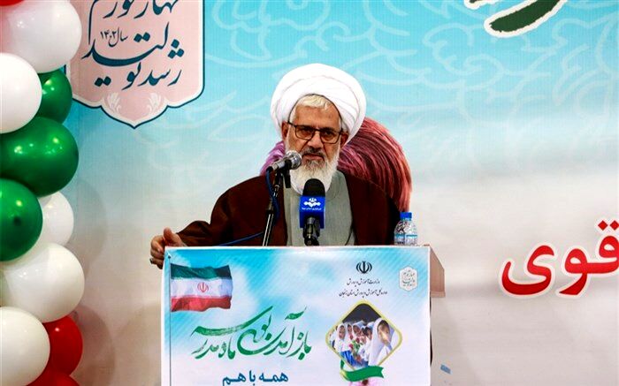 دانش‌آموزان با ثبات قدم مسیر توسعه کشور را هموار کنند