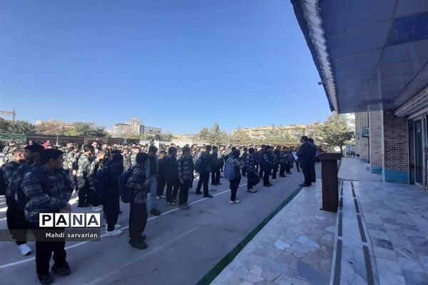 آغاز سال تحصیلی جدید باحضور پرشور دانش‌آموزان در دبیرستان پسرانه عبدالحسین قفلی