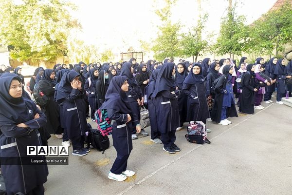 شروع سال تحصیلی  در دبیرستان شاهد دالکی ناحیه یک شیراز