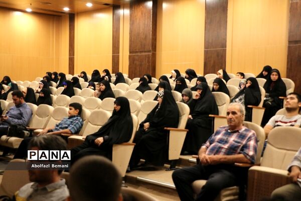 مراسم افتتاحیه نمایشگاه یاد یاران استان قم