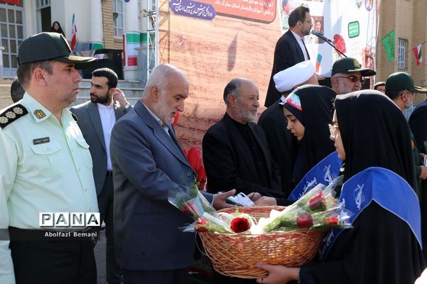 آیین آغاز سال تحصیلی با حضور معاون رئیس جمهوری در قم