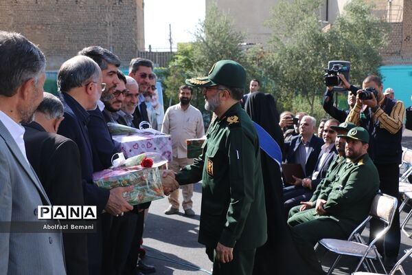 آیین آغاز سال تحصیلی با حضور معاون رئیس جمهوری در قم
