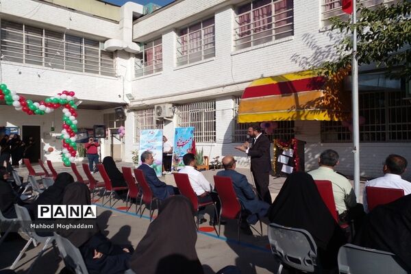 جشن آغاز سال تحصیلی جدید در دبیرستان شهیده معصومه قزوینی منطقه ۱۳
